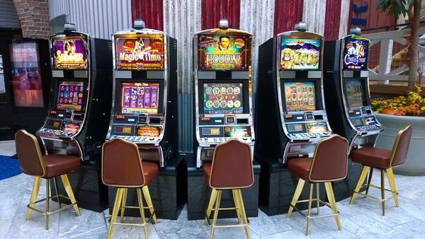 nasa Dream Gaming live blackjack table on mobile phone showing dealer, cards, and betting interface